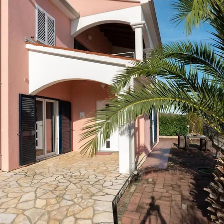 Holiday home Alis *